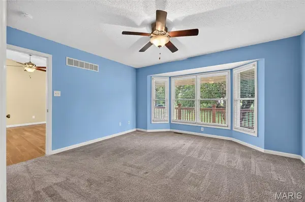 1061 Silo Bend DR, Wentzville, MO 63385