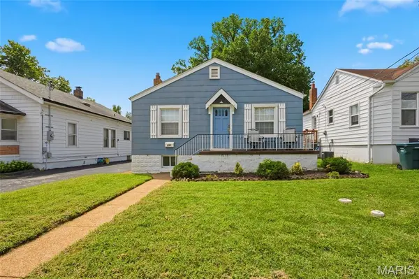234 W Rose Hill AVE, St Louis, MO 63122