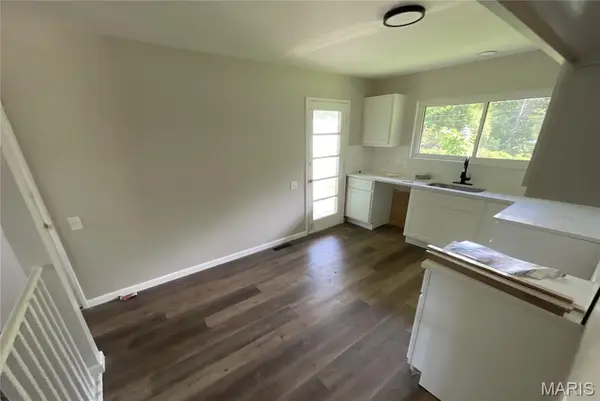 2385 Palomino LN, Florissant, MO 63033