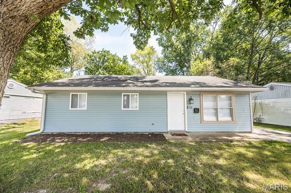15 Scarlet DR, Belleville, IL 62220