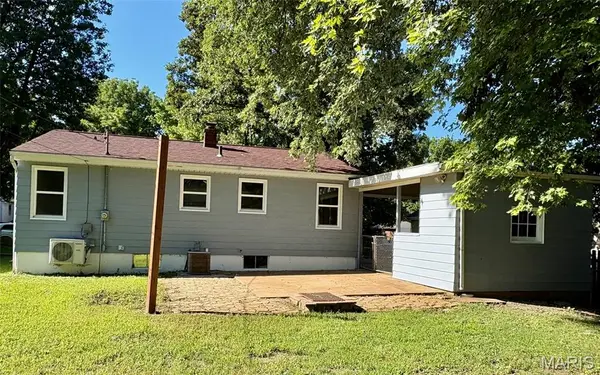 4209 Oak LN, Belleville, IL 62226