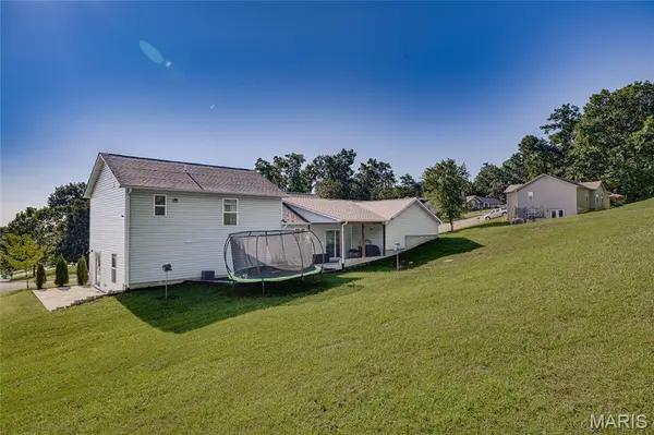 363 Moss LN, Farmington, MO 63640