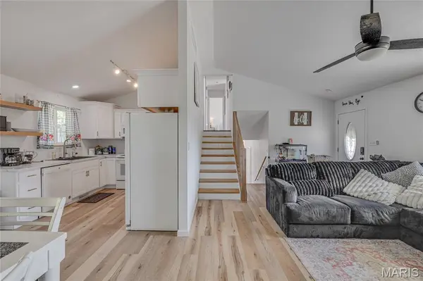 363 Moss LN, Farmington, MO 63640