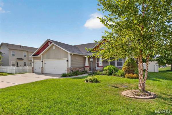 7034 Savannah DR, Glen Carbon, IL 62034