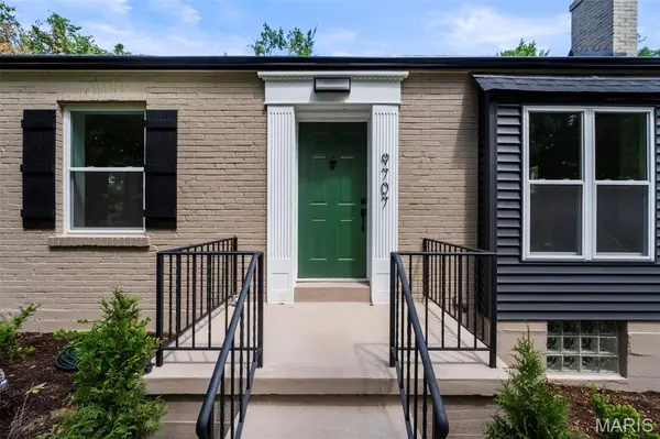 9707 Greenwood TER, Rock Hill, MO 63119