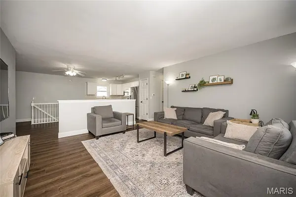 33 W Garden Walk DR, St Peters, MO 63376
