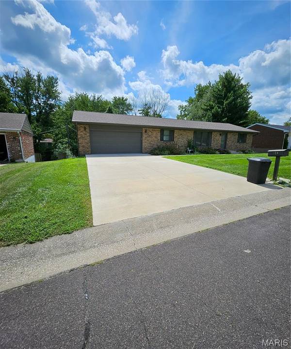 151 Saturn DR, Hannibal, MO 63401