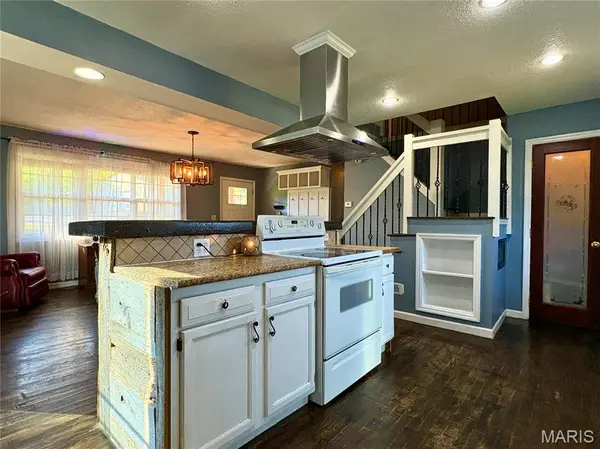 102 Wesbecher ST, Marble Hill, MO 63764