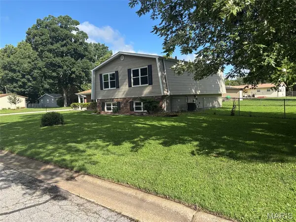 209 Orleans DR, Fairview Heights, IL 62208