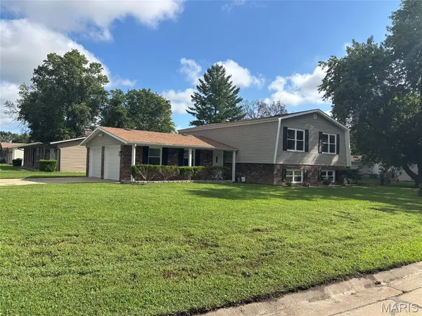 209 Orleans DR, Fairview Heights, IL 62208