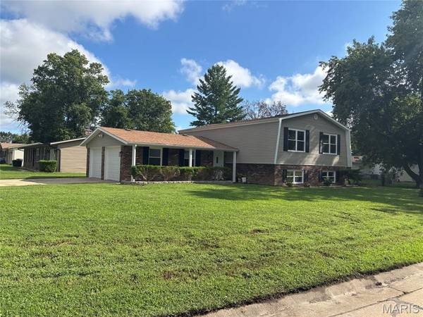 209 Orleans DR, Fairview Heights, IL 62208