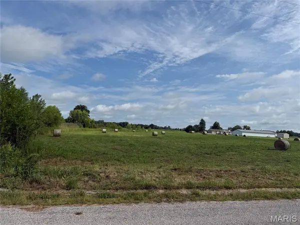 4557 Kaleb CT, Bethalto, IL 62010