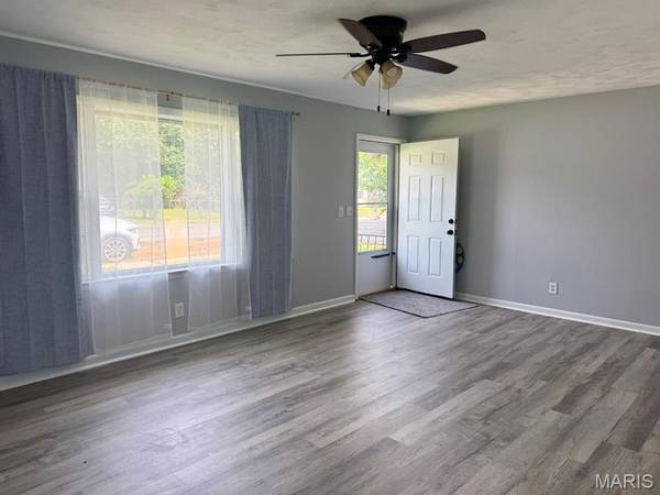 629 W Elk ST, Dexter, MO 63841