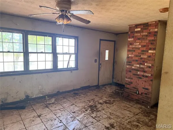 706 McClain ST, Richland, MO 65556