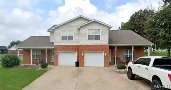 205 Walnut ST, Bartelso, IL 62218