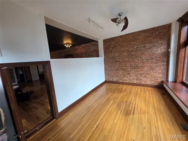 1959 Cherokee ST, St Louis, MO 63118