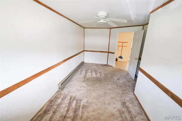 1809 Debbie DR, High Ridge, MO 63049