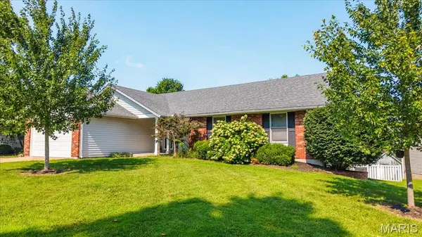 25 Park PL, St Peters, MO 63376