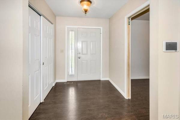 25 Park PL, St Peters, MO 63376