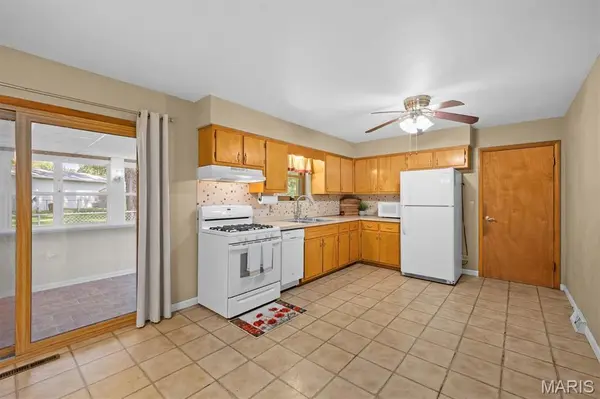 105 Liberty DR, Belleville, IL 62226