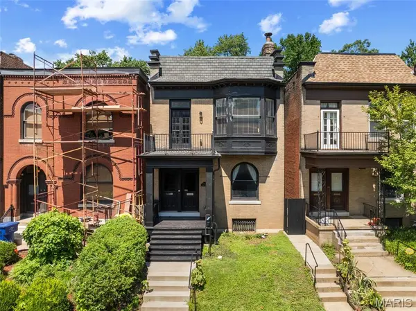 3665 Russell BLVD, St Louis, MO 63110