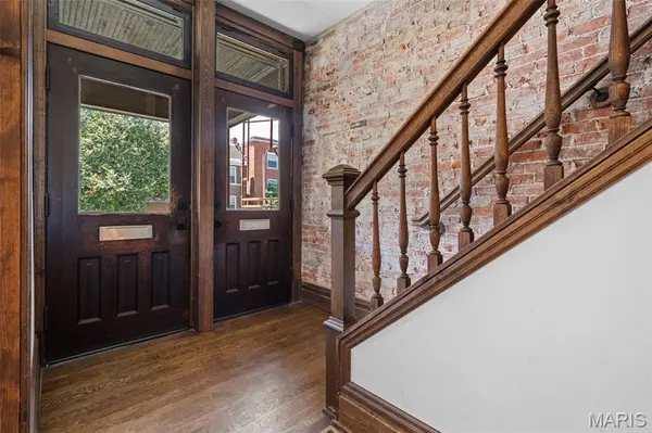 3665 Russell BLVD, St Louis, MO 63110
