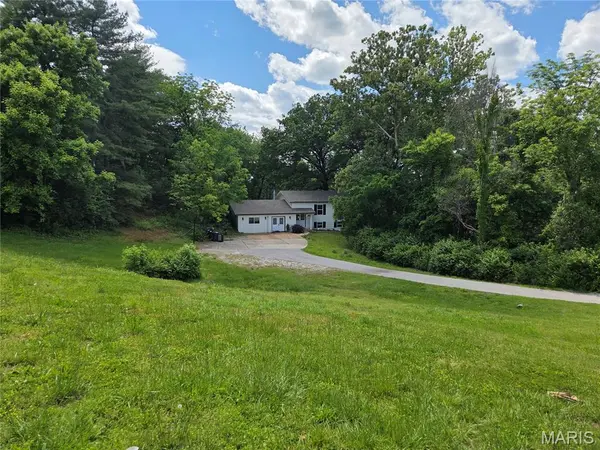 5252 Main St, Cottleville, MO 63304