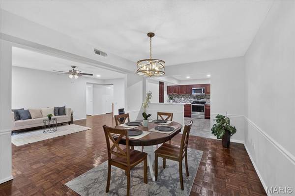 550 Coeur De Royale DR #404, St Louis, MO 63141
