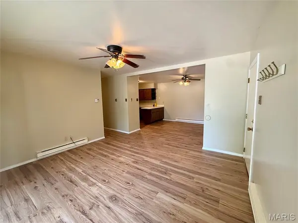7601 Hazelcrest DR #E, Hazelwood, MO 63042