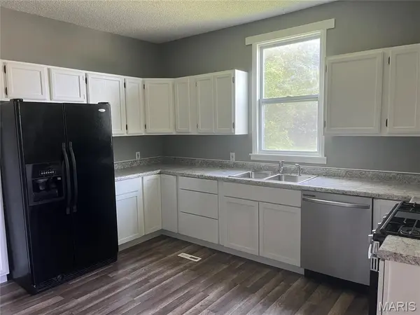 713 Hartman LN, O'fallon, IL 62269