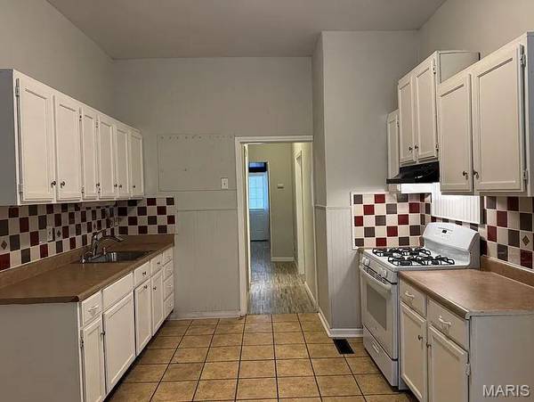 4119 S Compton AVE, St Louis, MO 63118