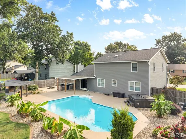 1975 Lemontree LN, Collinsville, IL 62234