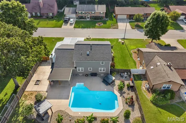 1975 Lemontree LN, Collinsville, IL 62234