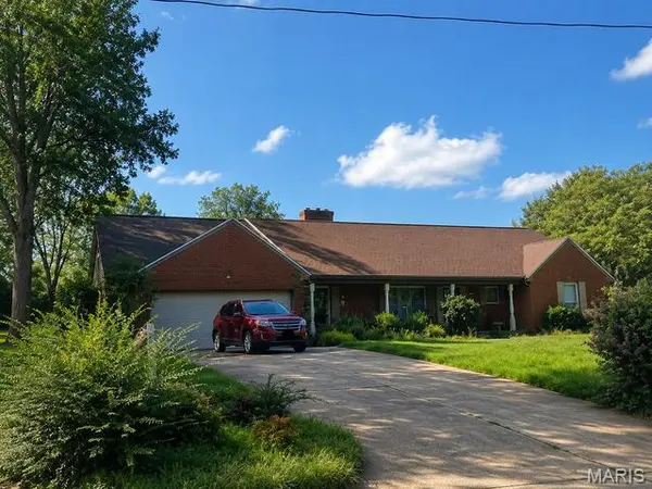 1009 Ridge Top DR, Dexter, MO 63841