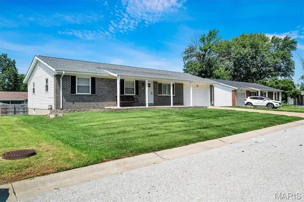 7 Saint Mark DR, St Peters, MO 63376