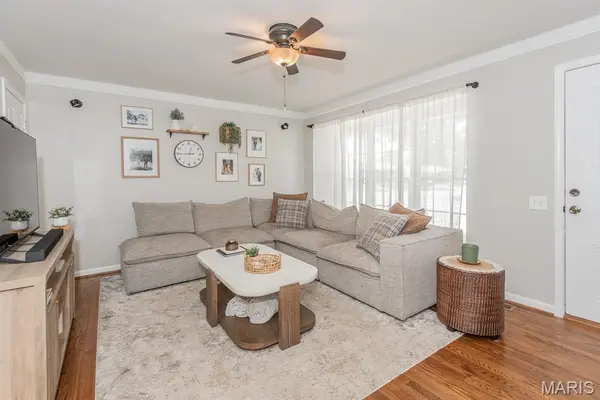 3200 Denton LN, St Charles, MO 63301