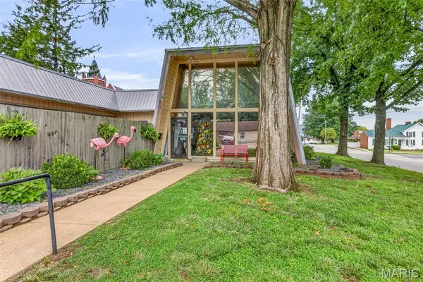 302 W Columbia, Farmington, MO 63640