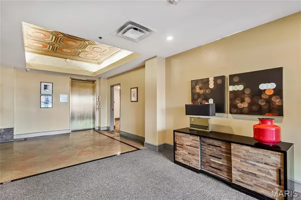 3608 Gravois AVE #3W, St Louis, MO 63116
