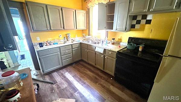 3502 Cora AVE, St Louis, MO 63115