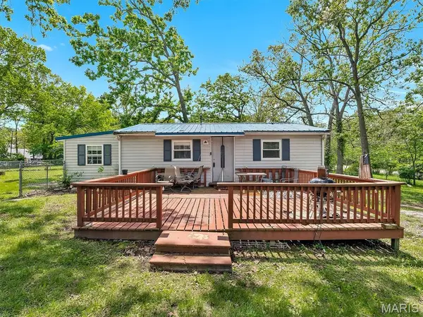 1164 Pawnee DR, Cuba, MO 65453