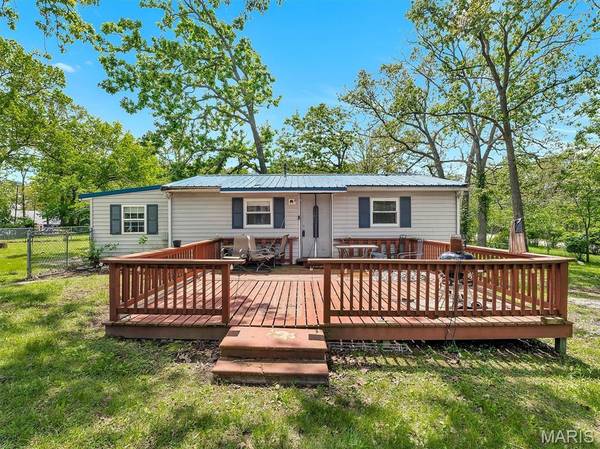 1164 Pawnee DR, Cuba, MO 65453