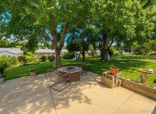 673 Bellsworth DR, St Louis, MO 63125