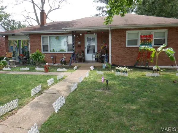 2425 Petrova AVE, Jennings, MO 63136