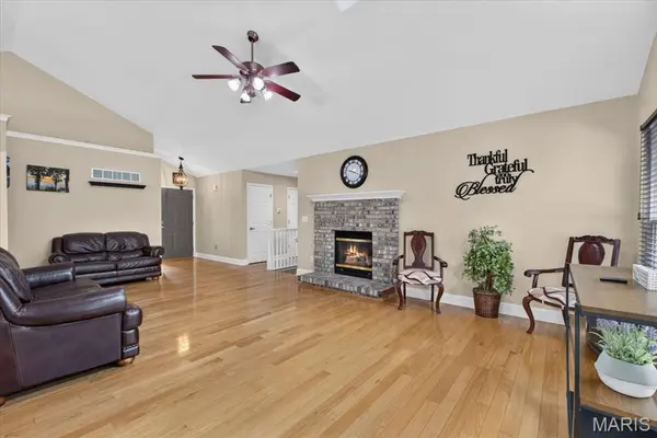 1067 Autumn Oaks DR, Imperial, MO 63052