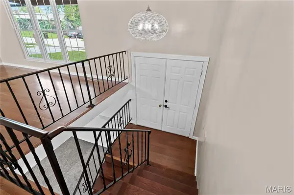 6018 Gatling DR, Oakville, MO 63129