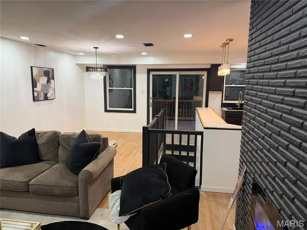 9356 Laramie DR, Bellefontaine Nghbrs, MO 63137
