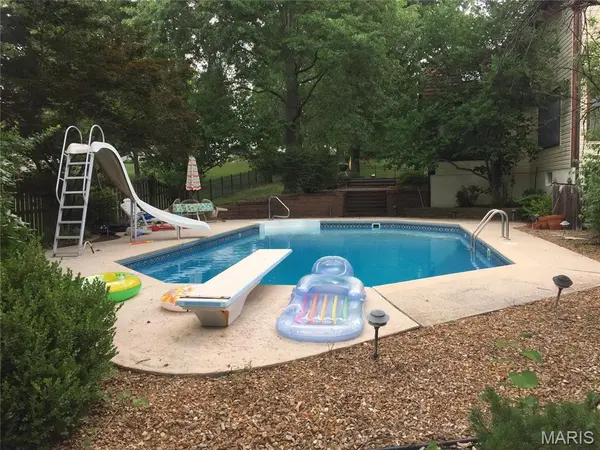7 Sheffield CT, St Charles, MO 63304