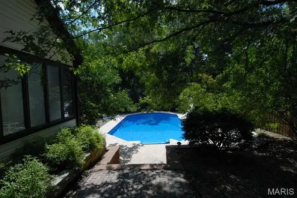 7 Sheffield CT, St Charles, MO 63304