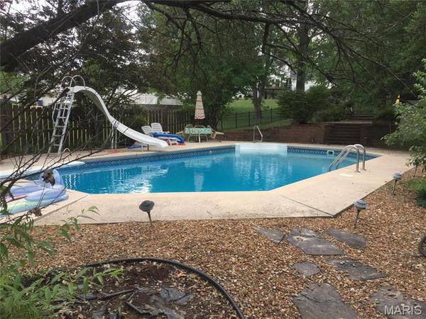 7 Sheffield CT, St Charles, MO 63304