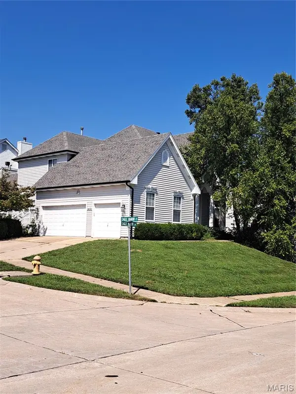 14001 Eagle Manor CT, Chesterfield, MO 63017